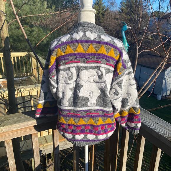 Rose Gray Elephant Print Vintage 80's Acrylic Sweater Medium - Picture 5 of 5
